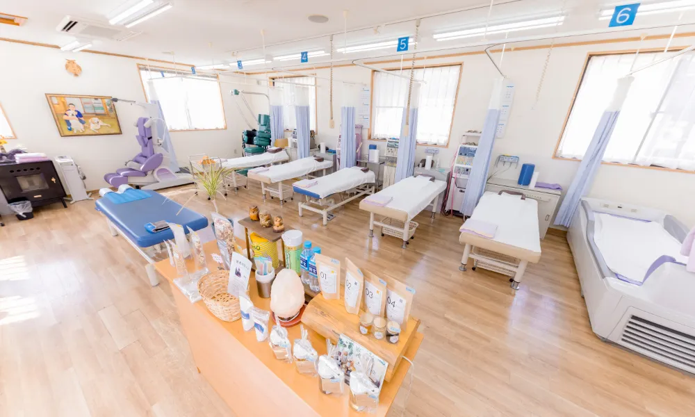 広々とした施術室です。リラックスして施術を受けていただければと思います。